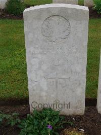 Etaples Military Cemetery - Dunn, Stephen Thomas
